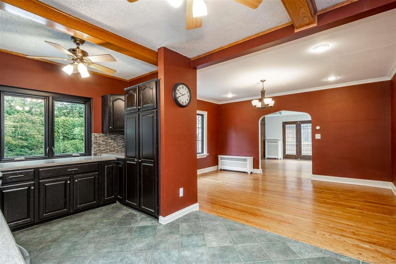 816 Bedford Road Grosse Pointe, MI 48230 - Photo 8 of 37 31396765-7.JPG