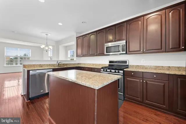 $3,200 | 22716 Parkland Farms Terrace, Brambleton, VA 20148