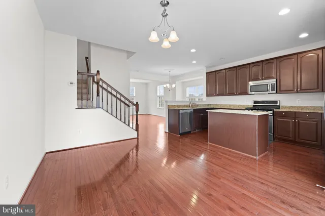 $3,200 | 22716 Parkland Farms Terrace, Brambleton, VA 20148