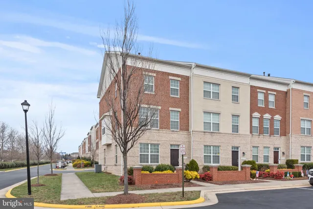 $3,200 | 22716 Parkland Farms Terrace, Brambleton, VA 20148