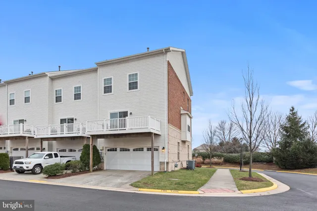 $3,200 | 22716 Parkland Farms Terrace, Brambleton, VA 20148