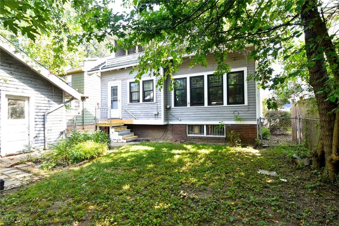 17930 Rosecliff Road Cleveland, OH 44119 - Photo 47 of 50 Back of house