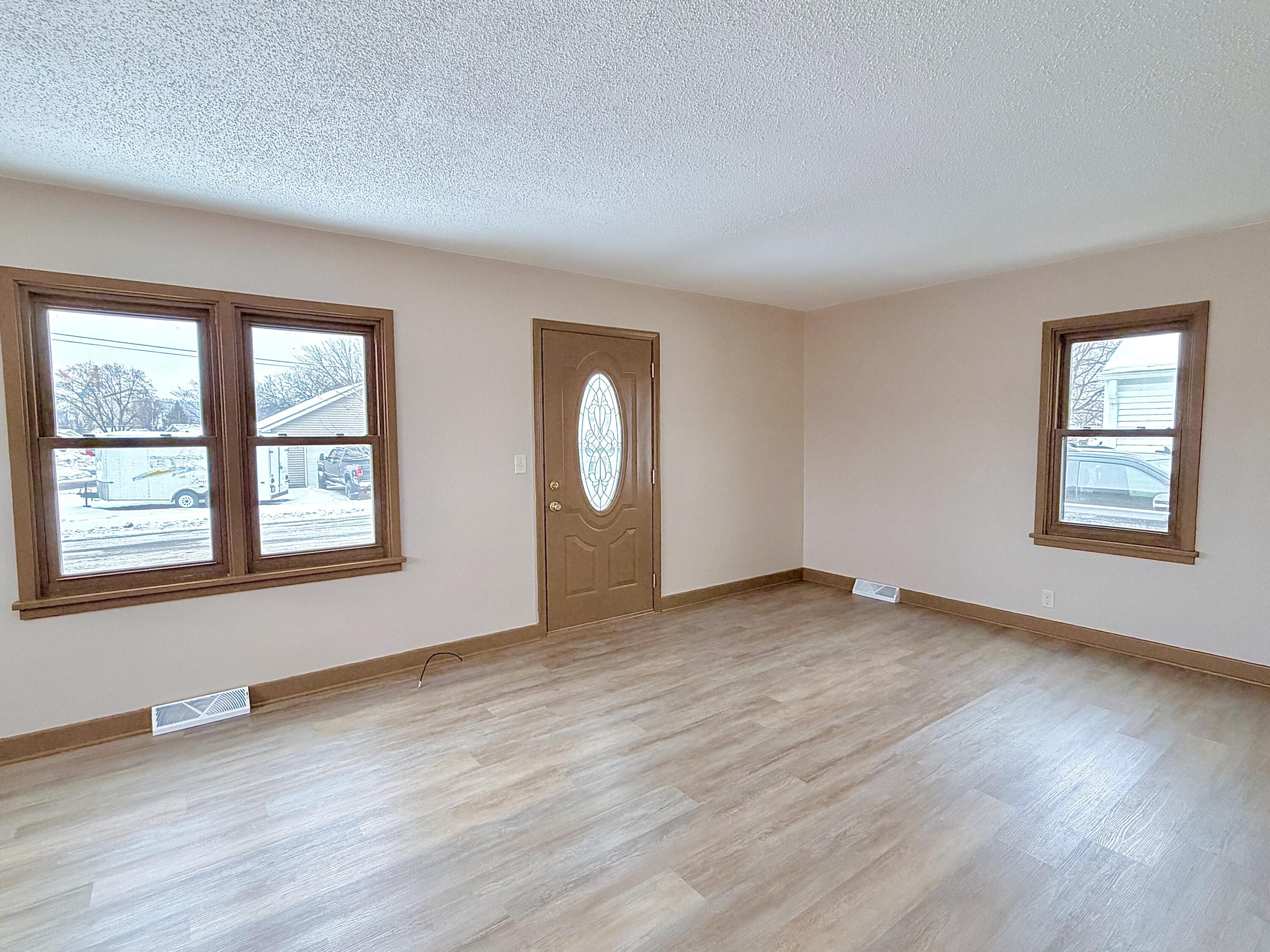 1099 Gale Street Winona, MN 55987 - Photo 14 of 19 14 entry