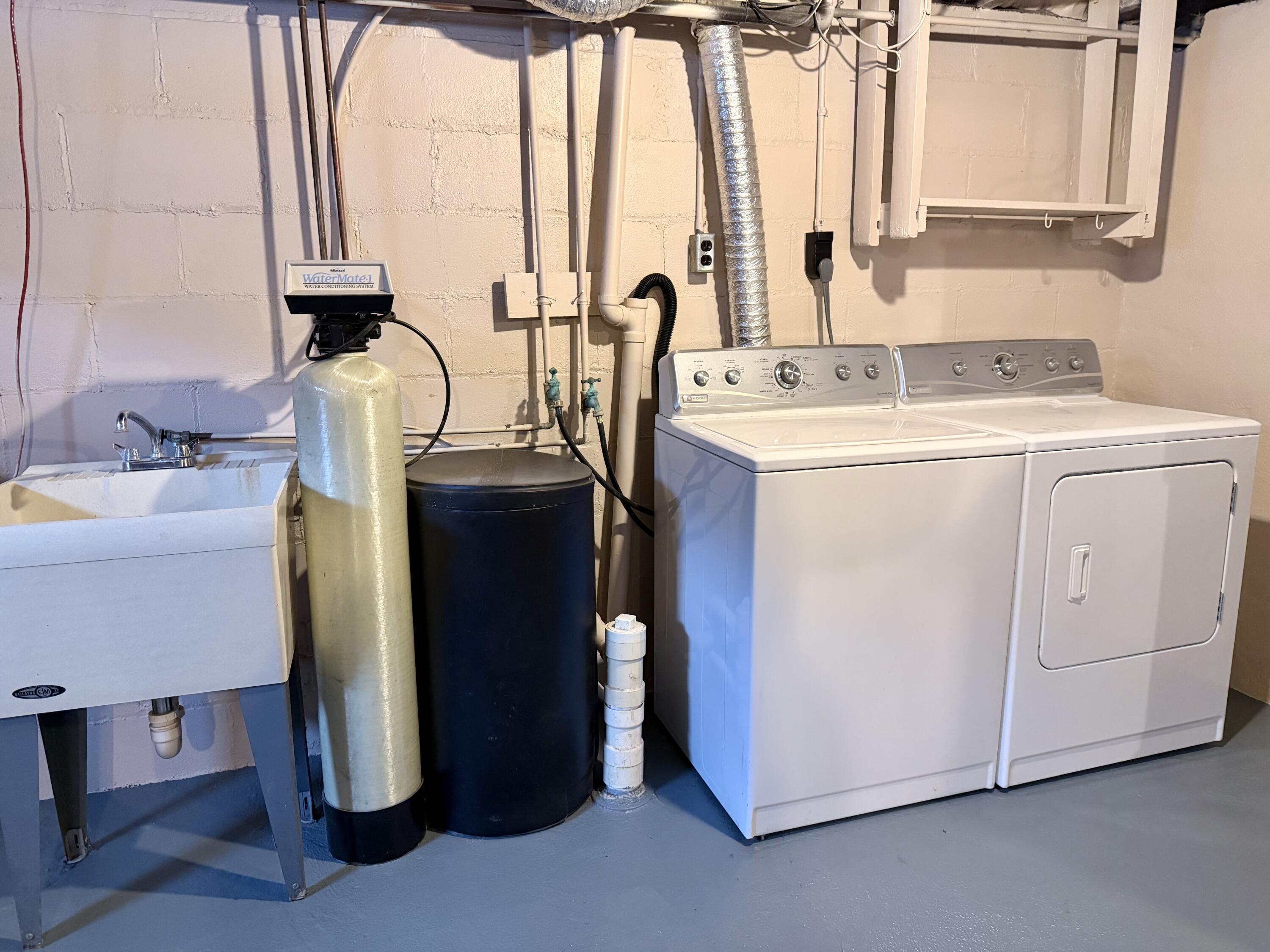 1099 Gale Street Winona, MN 55987 - Photo 16 of 19 16 laundry