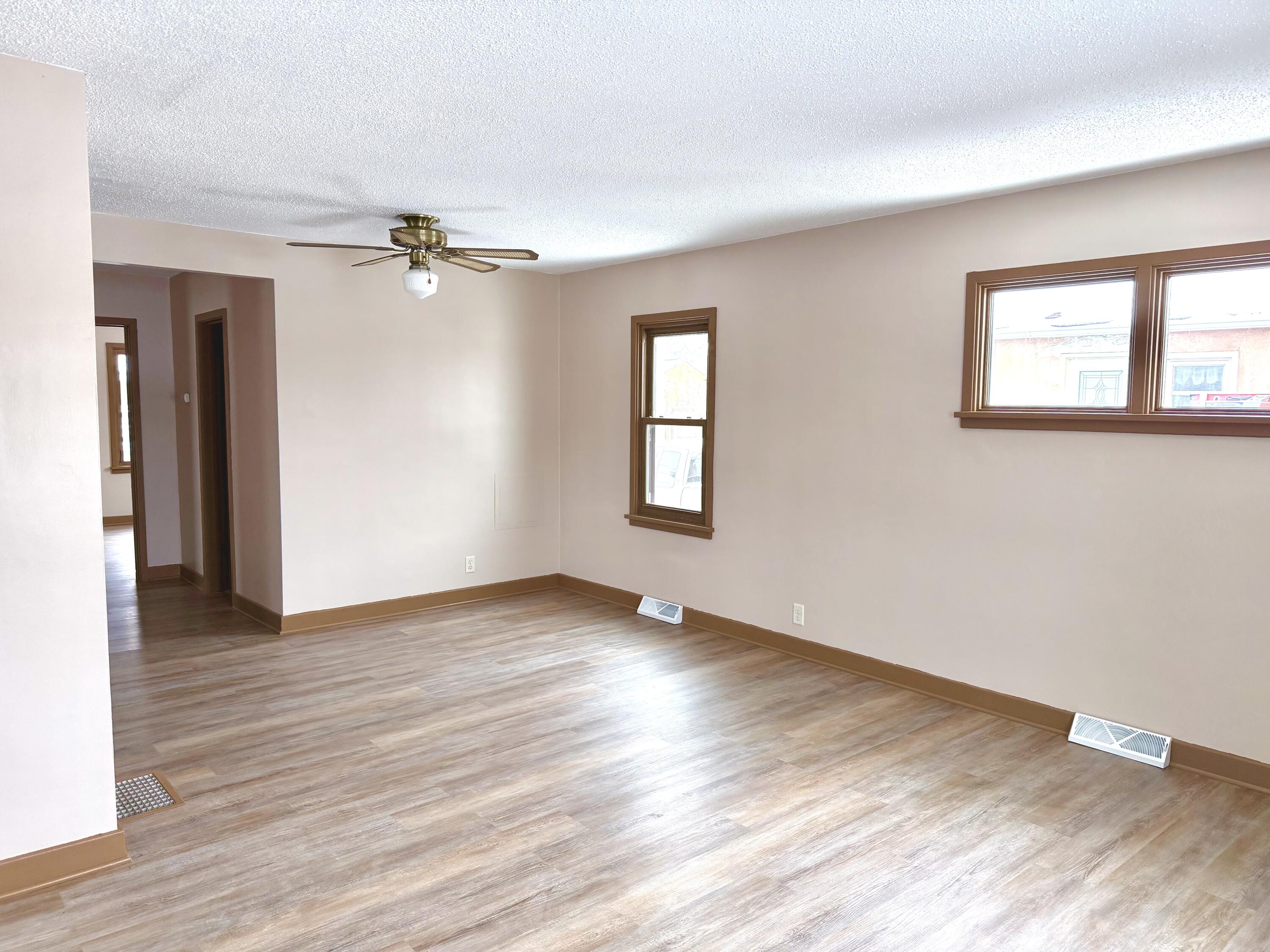 1099 Gale Street Winona, MN 55987 - Photo 3 of 19 03 living room