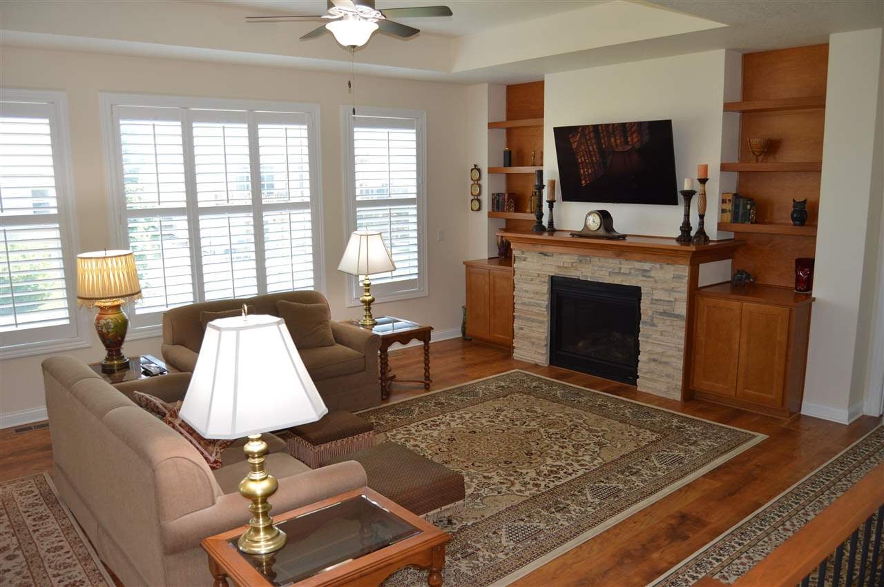 16110 Springbrook Trail Urbandale, IA 50323 - Photo 6 of 37 Gallery Image 6