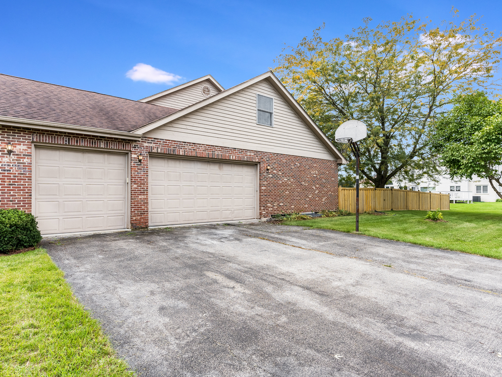 21322 Georgetown Road Frankfort, IL 60423 - Photo 24 of 28 a view of backyard of house and garage