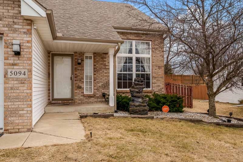 5094 Grand Cape Road Rockford, IL 61109 - Photo 7 of 30 a front view of a house