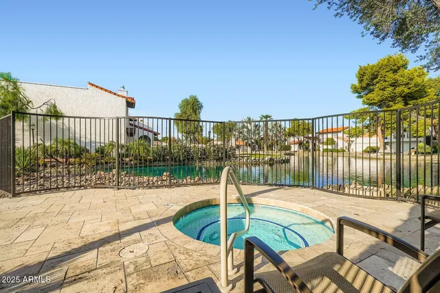 $1,100,000 | 77 East Missouri Avenue, Unit 27, Phoenix, AZ 85012