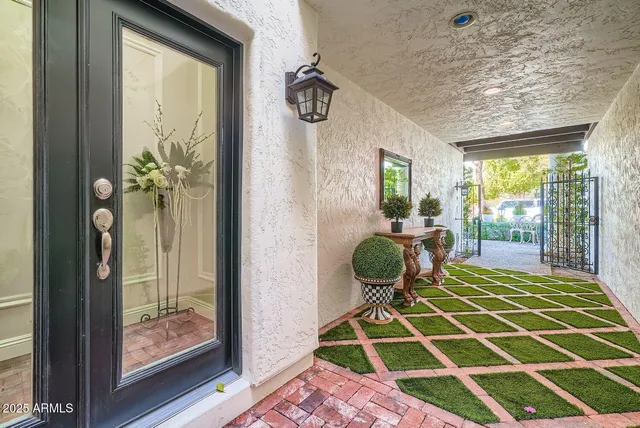 $1,100,000 | 77 East Missouri Avenue, Unit 27, Phoenix, AZ 85012