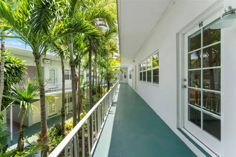 $335,000 | 1925 Washington Avenue, Unit 16, Miami Beach, FL 33139