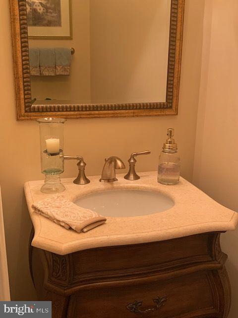31 Sloan Road West Chester, PA 19382 - Photo 38 of 48 Powder Room Main level