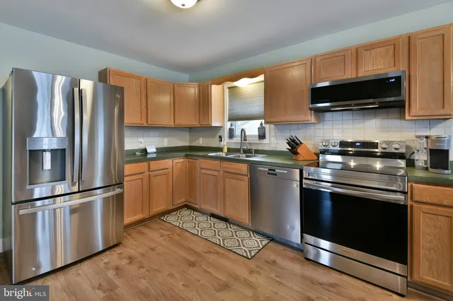 $374,900 | 601 Fourth Avenue, Croydon, PA 19021