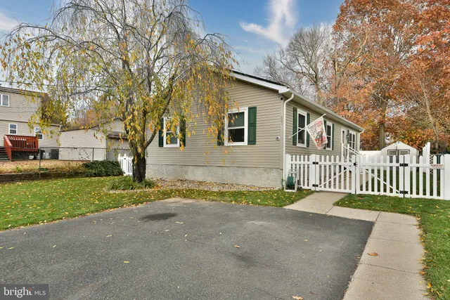 $374,900 | 601 Fourth Avenue, Croydon, PA 19021