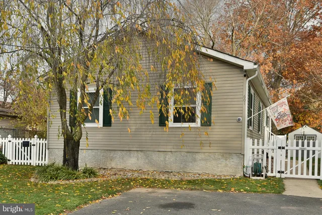 $374,900 | 601 Fourth Avenue, Croydon, PA 19021