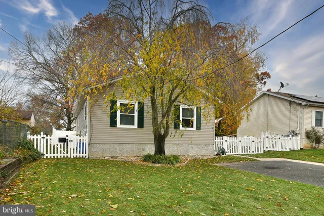 $374,900 | 601 Fourth Avenue, Croydon, PA 19021