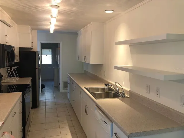 $1,900 | 4040 Northwest 19th Place, Gainesville, FL 32605