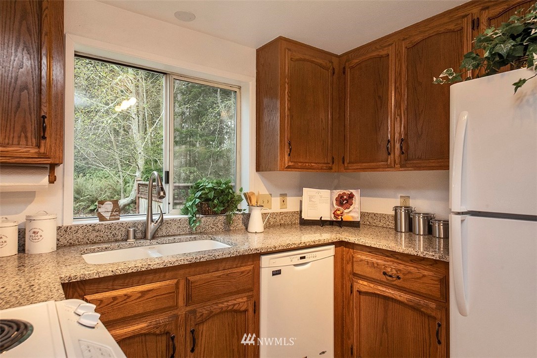 2155 Zylstra Road Oak Harbor, WA 98277 - Photo 8 of 40 Gallery Image 8
