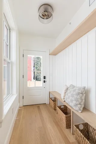 a view of livingroom with furniture
