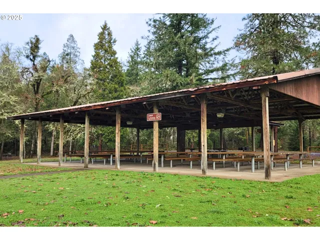 $360,000 | 75 West Main Street, Lowell, OR 97452