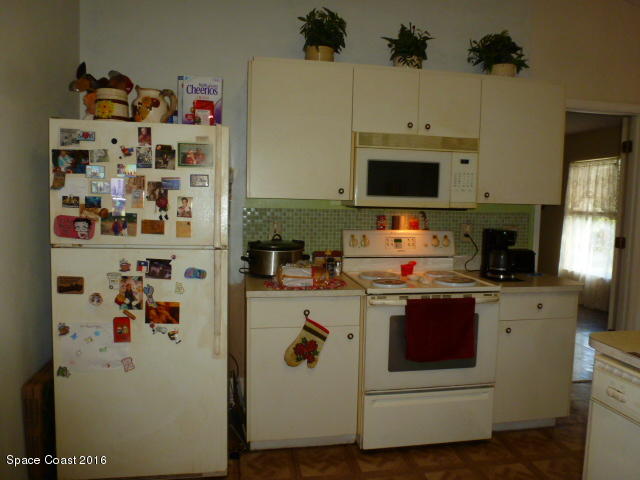 1375 Saxony Road Southwest Palm Bay, FL 32908 - Photo 8 of 21 P1310913 - Copy