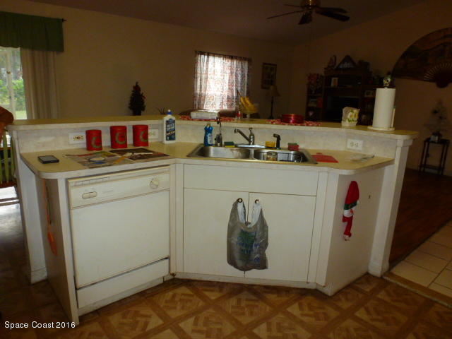 1375 Saxony Road Southwest Palm Bay, FL 32908 - Photo 9 of 21 P1310914 - Copy