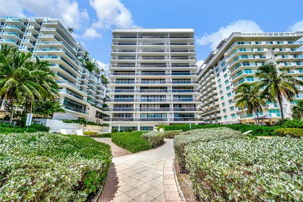 $5,800 | 9455 Collins Avenue, Unit 603, Surfside, FL 33154