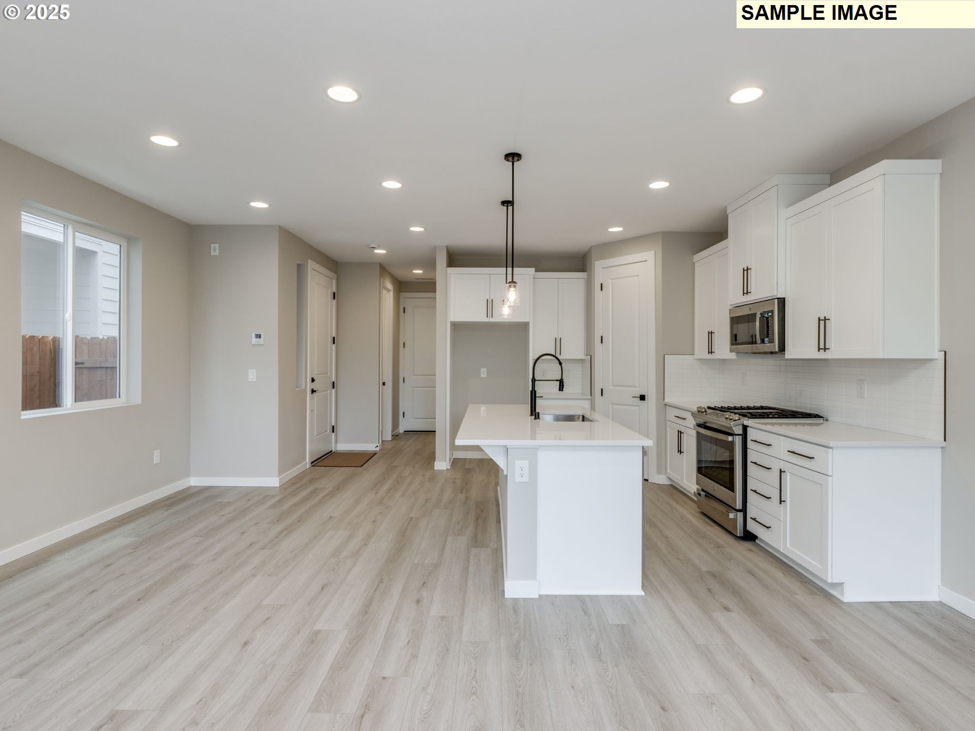 904 Northwest 178th Street Ridgefield, WA 98642 - Photo 3 of 33
