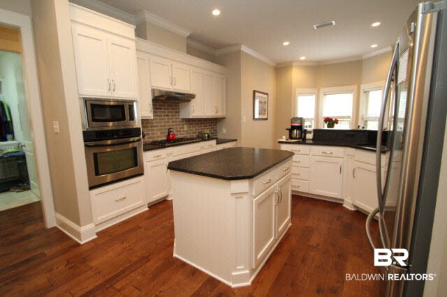 7640 Aikin Court Daphne, AL 36527 - Photo 8 of 29 Kitchen