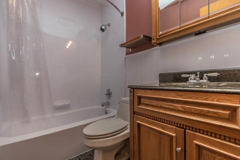 1856 Woodcrest Road Columbus, OH 43232 - Photo 11 of 25 Gallery Image 11