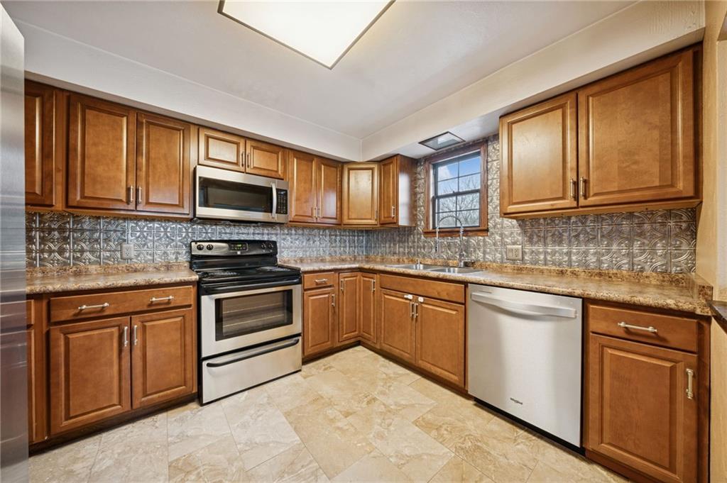 3029 Main Street Claridge, PA 15623 - Photo 10 of 34