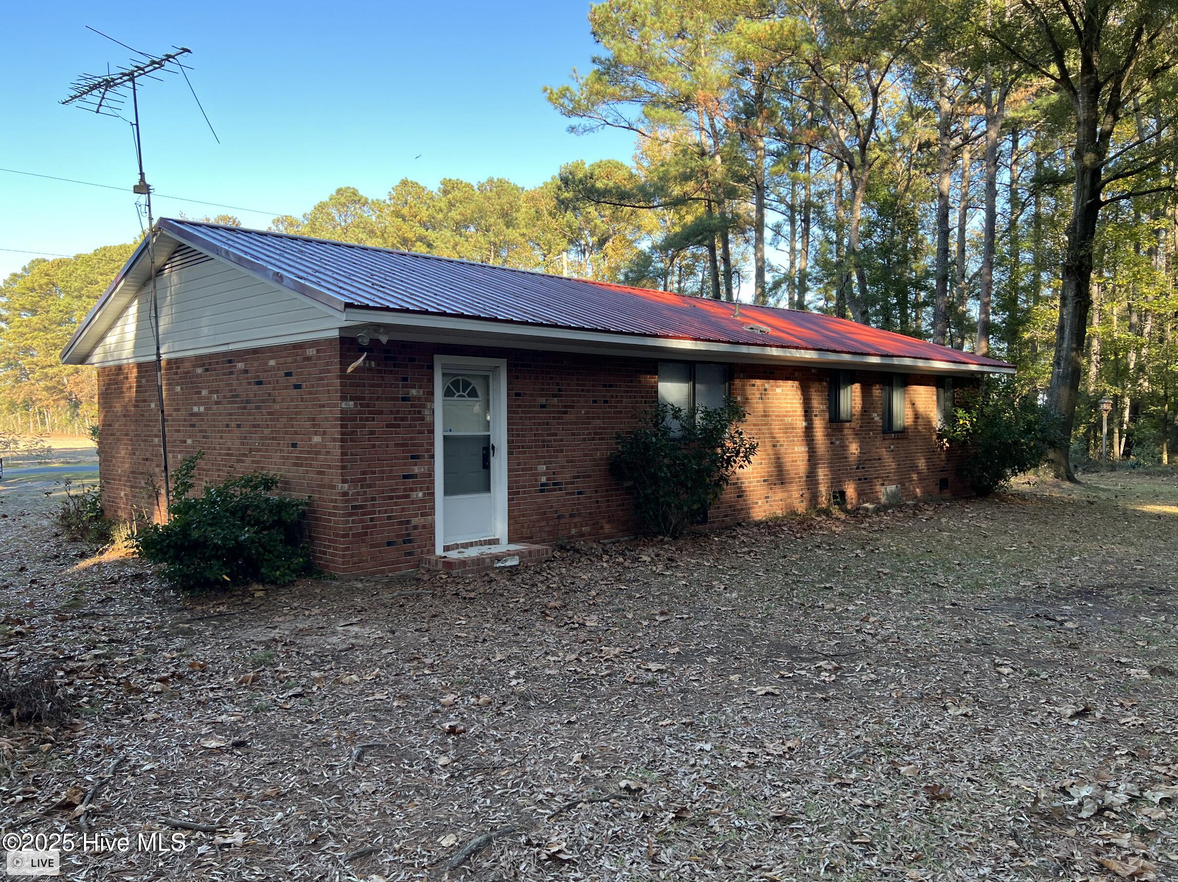 471 John Mark Road Clinton, NC 28328 - Photo 2 of 18 Screen Shot 2025-11-05 at 3.25.25 PM