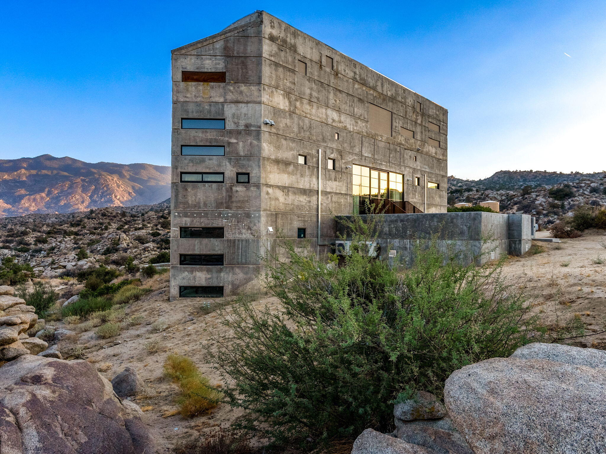 60240 Juniper Road Mountain Center, CA 92561 - Photo 35 of 37 a view of a large building