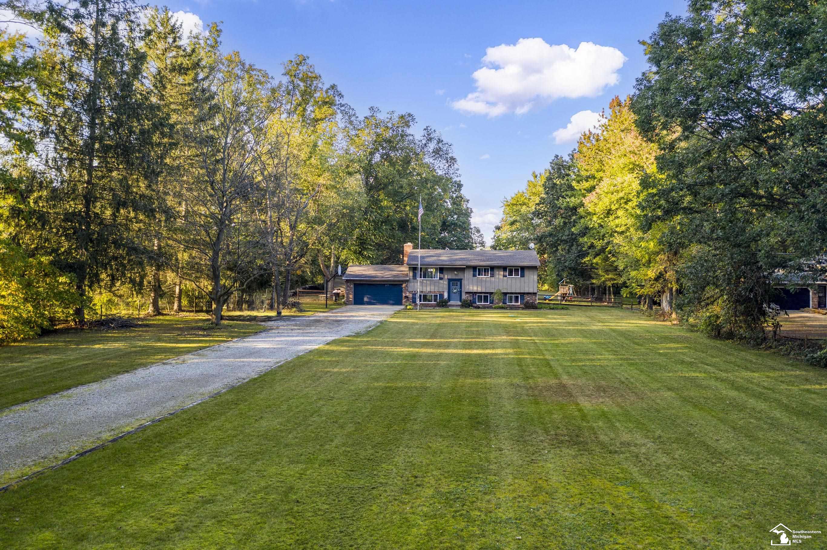 3910 West Erie Road Temperance, MI 48182 - Photo 2 of 34