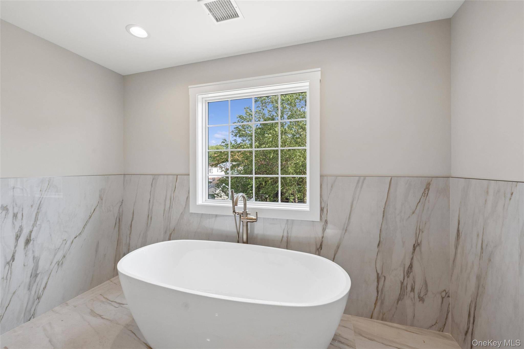 1750 Henry Road Merrick, NY 11566 - Photo 32 of 49