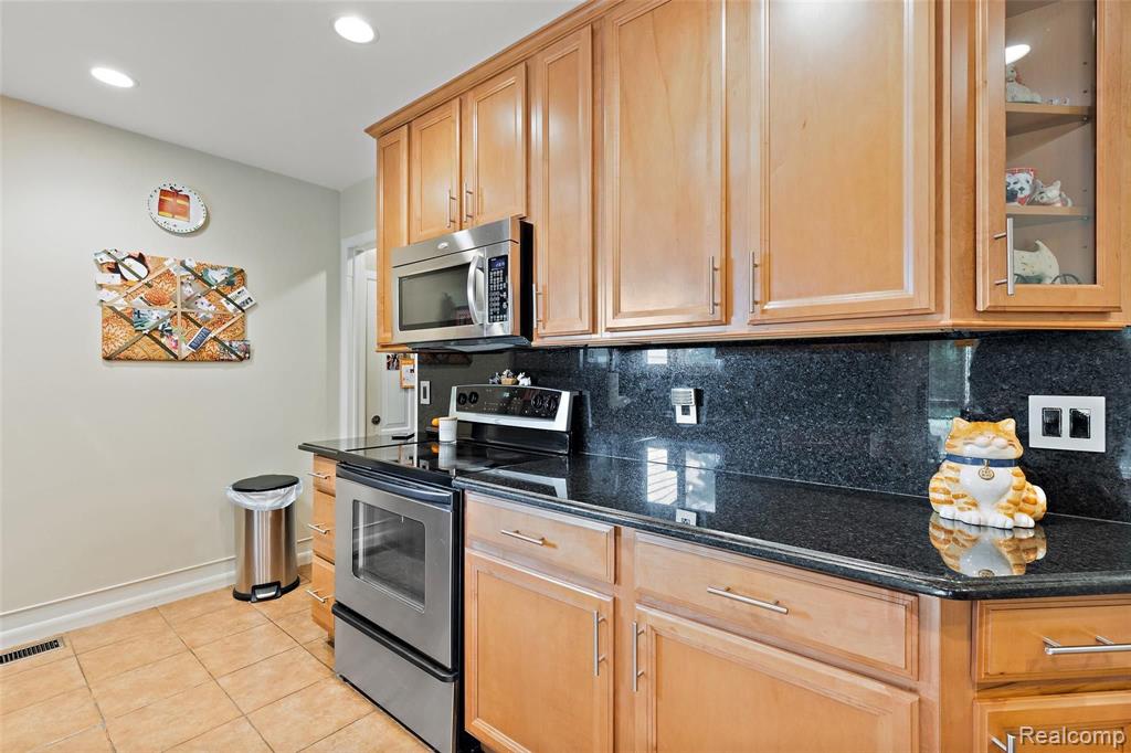 723 Miller Avenue Rochester, MI 48307 - Photo 19 of 30