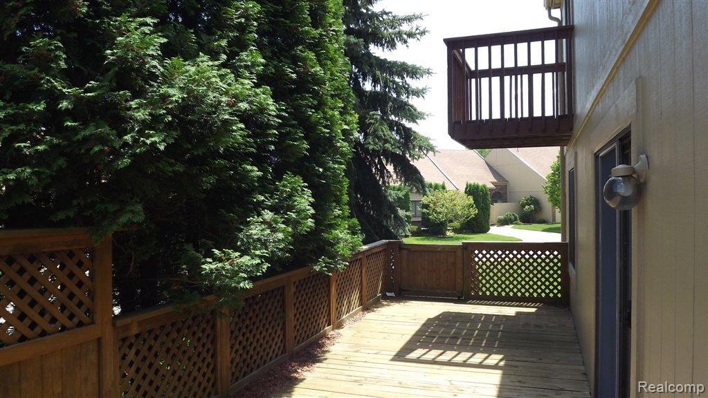 2223 Rochelle Park Drive, Unit 56 Rochester, MI 48309 - Photo 12 of 12 Private Decks