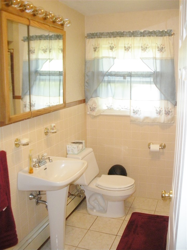 284 Baboosic Lake Road Merrimack, NH 03054 - Photo 17 of 28