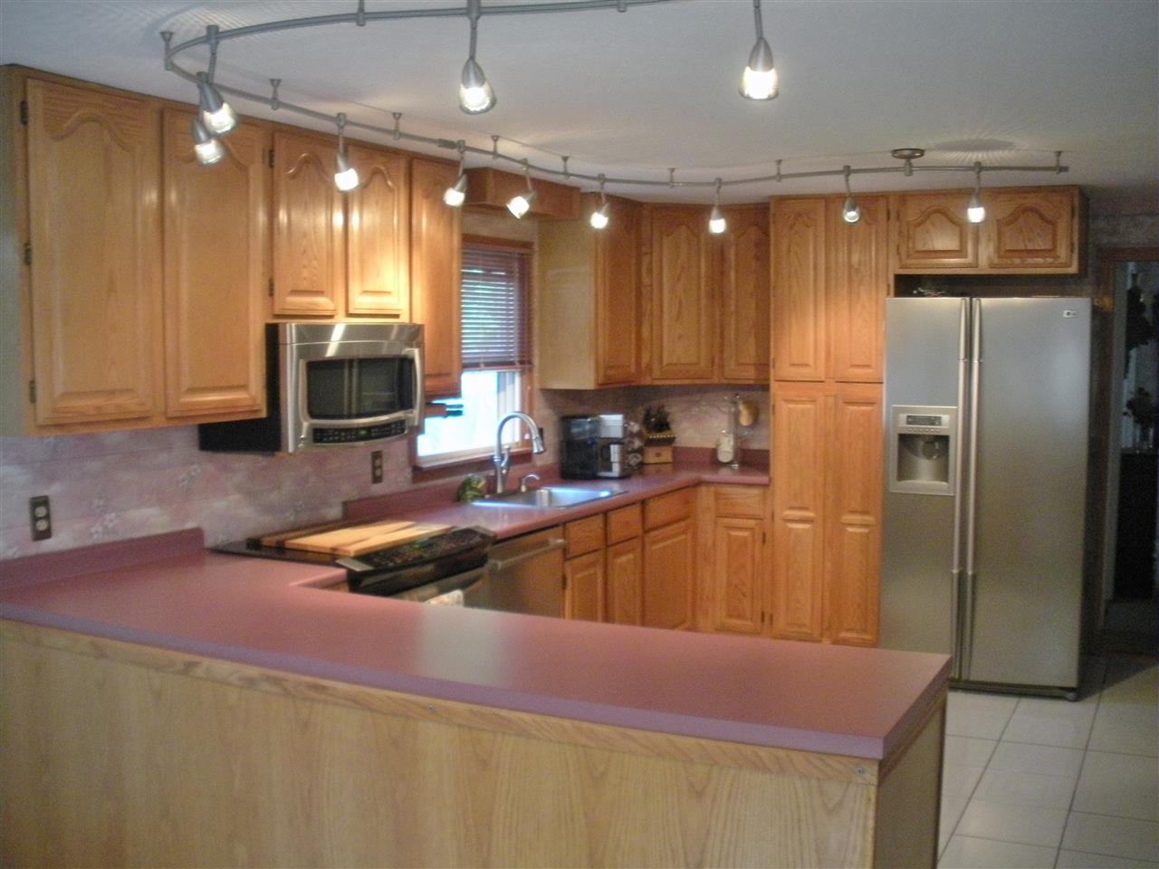 284 Baboosic Lake Road Merrimack, NH 03054 - Photo 3 of 28