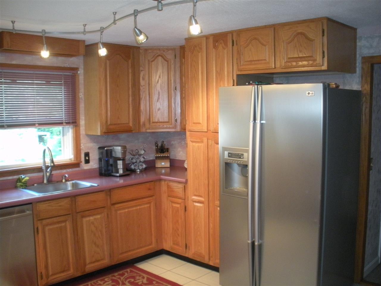 284 Baboosic Lake Road Merrimack, NH 03054 - Photo 5 of 28
