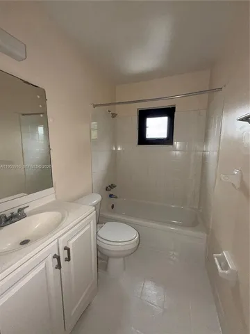 $1,500 | 7640 Kimberly Boulevard, Unit 2I, North Lauderdale, FL 33068