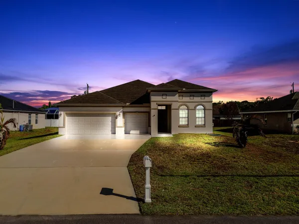 $559,900 | 1957 Southwest Logan Street, Port St. Lucie, FL 34953
