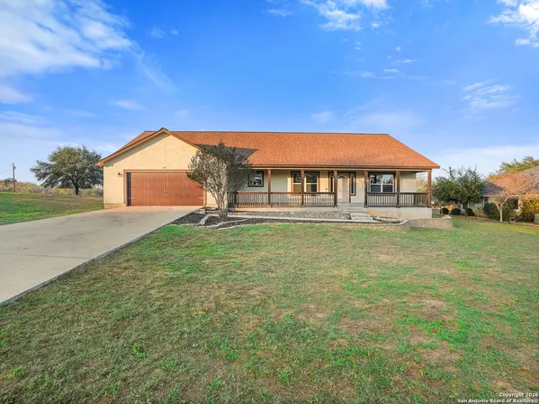 $359,900 | 312 Edgehill Drive, Pleasanton, TX 78064