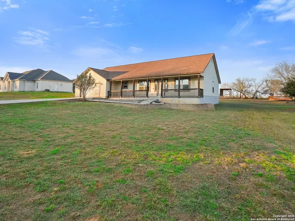$359,900 | 312 Edgehill Drive, Pleasanton, TX 78064