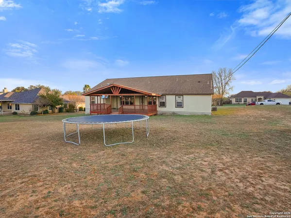 $359,900 | 312 Edgehill Drive, Pleasanton, TX 78064