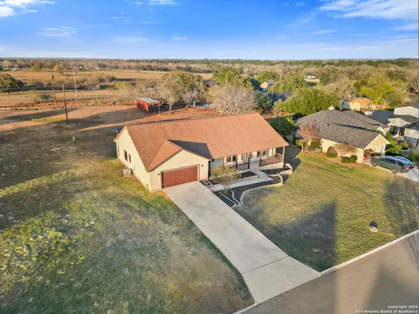 $359,900 | 312 Edgehill Drive, Pleasanton, TX 78064
