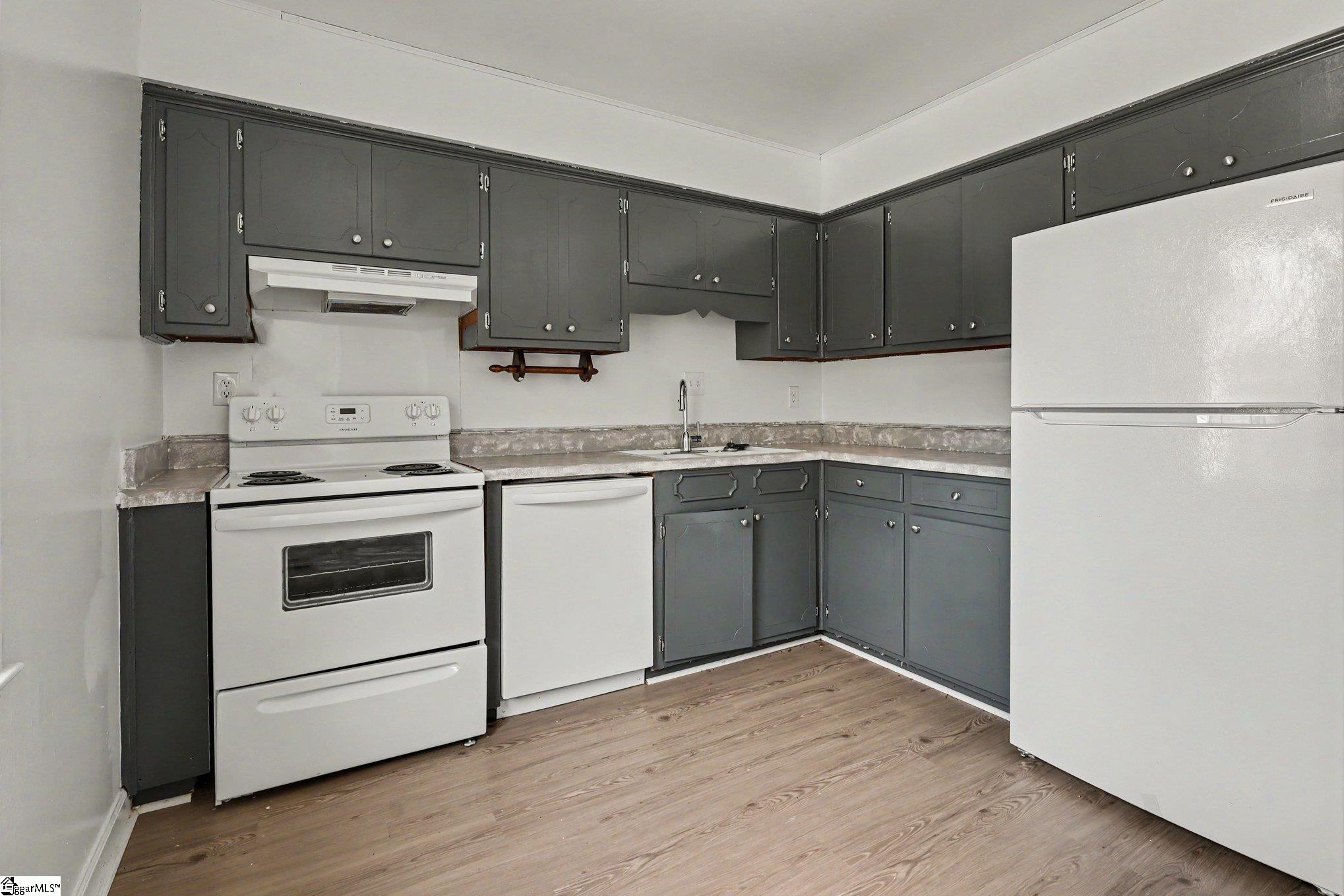 1446 Dover Road, Unit E Spartanburg, SC 29301 - Photo 11 of 26