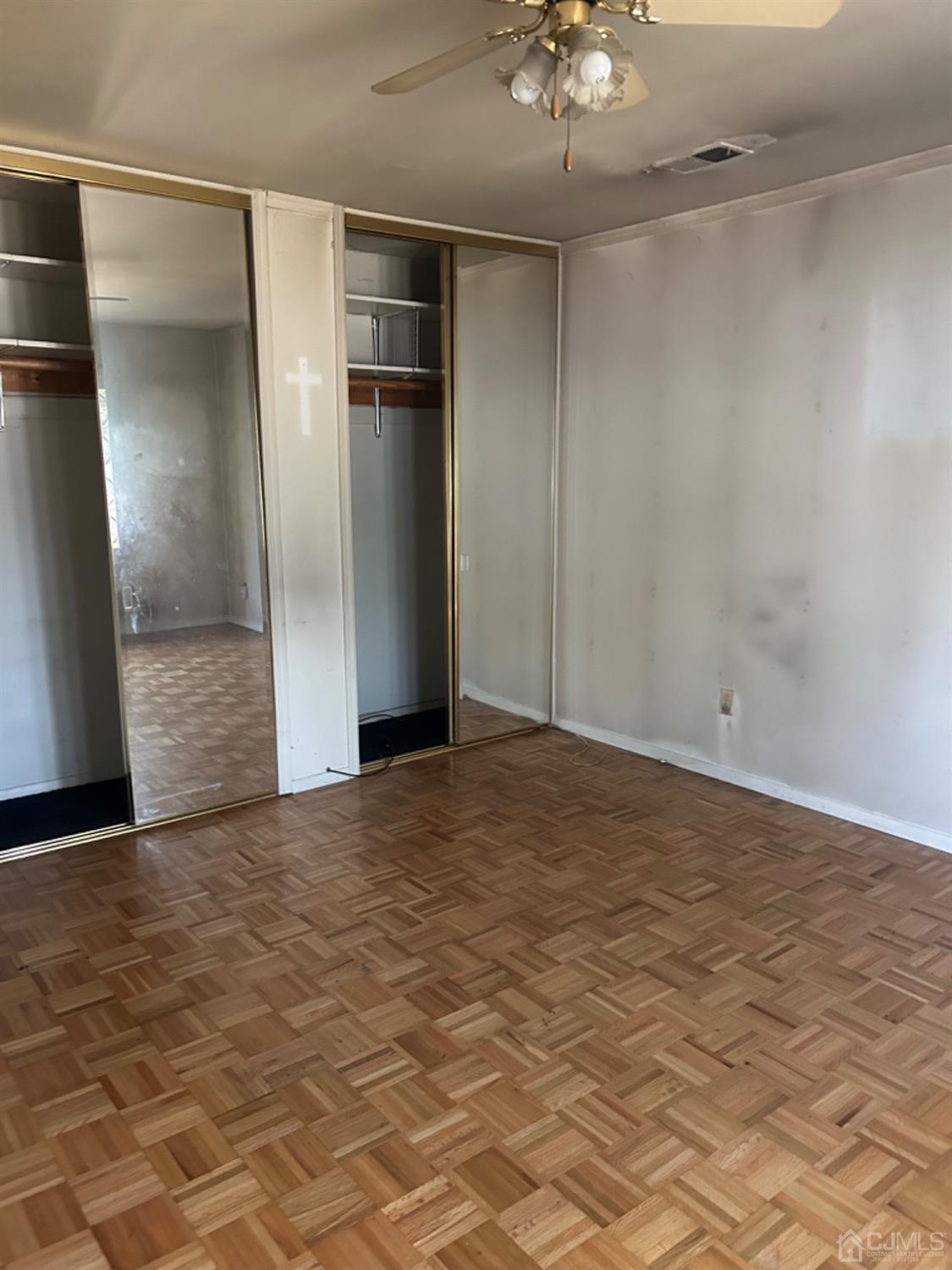 6 Woodbury Road Edison, NJ 08820 - Photo 3 of 18 a view of an empty room