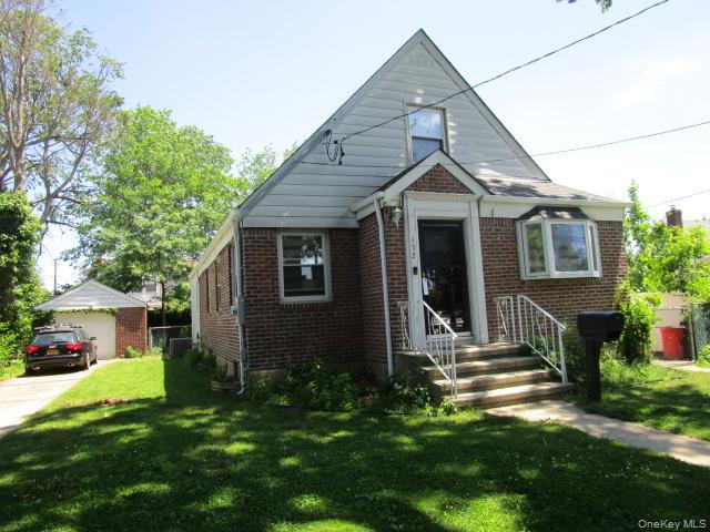 132 Wardwell Road Mineola, NY 11501 - Photo 1 of 1