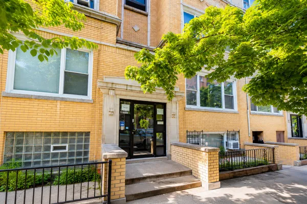 $3,200 | 446 West Arlington Place, Unit 1, Chicago, IL 60614